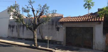 Alugar Casa / Padrão em Araraquara. apenas R$ 850,00