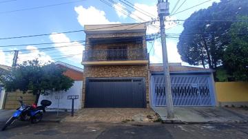 Alugar Casa / Sobrado em São Carlos. apenas R$ 2.000,00