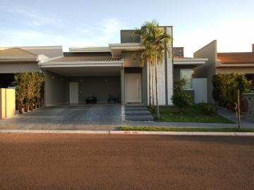 Alugar Casa / Condomínio em Araraquara. apenas R$ 1.330.000,00