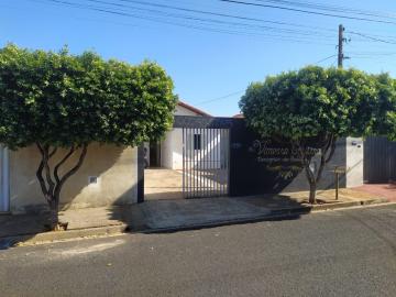 Alugar Casa / Padrão em Araraquara. apenas R$ 180.000,00