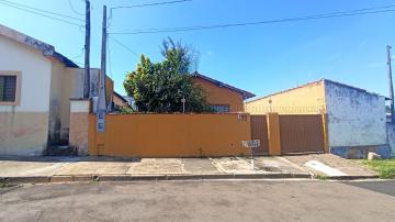 Alugar Casa / Padrão em São Carlos. apenas R$ 390.000,00