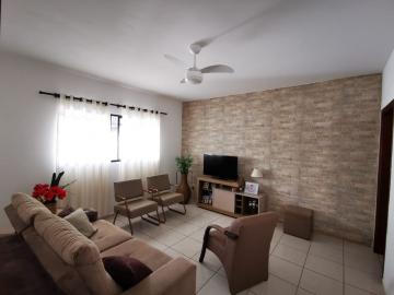 Alugar Casa / Padrão em Araraquara. apenas R$ 260.000,00