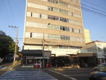 Apartamento com 3 dormitórios no Centro próximo a Escola Álvaro Guião em São Carlos