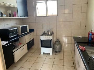 Alugar Apartamento / Padrão em Araraquara. apenas R$ 500,00