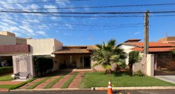 Alugar Casa / Condomínio em Araraquara. apenas R$ 3.700,00
