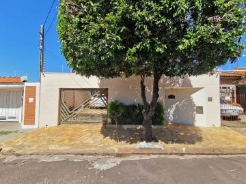 Alugar Casa / Padrão em Araraquara. apenas R$ 490.000,00