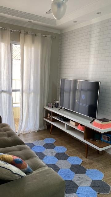 Alugar Apartamento / Padrão em Araraquara. apenas R$ 160.000,00