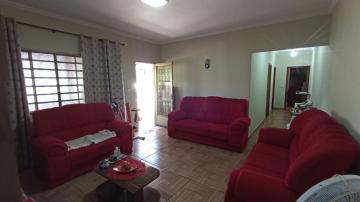 Alugar Casa / Padrão em São Carlos. apenas R$ 370.000,00