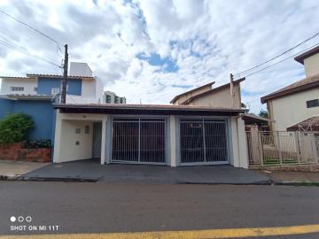 Alugar Casa / Padrão em São Carlos. apenas R$ 2.300,00