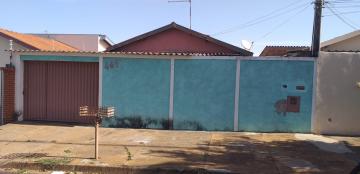 Alugar Casa / Padrão em Araraquara. apenas R$ 900,00