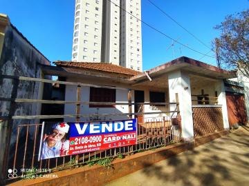 Alugar Casa / Padrão em Araraquara. apenas R$ 250.000,00