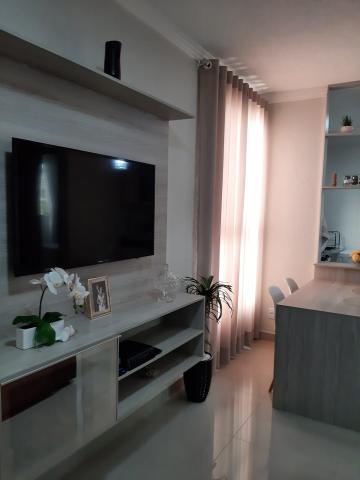 Alugar Apartamento / Padrão em Araraquara. apenas R$ 175.000,00