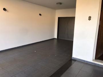 Alugar Casa / Padrão em São Carlos. apenas R$ 5.000,00