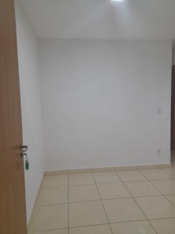 Alugar Apartamento / Padrão em Araraquara. apenas R$ 145.000,00