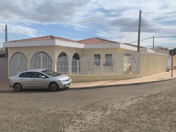 Alugar Casa / Padrão em São Carlos. apenas R$ 680.000,00