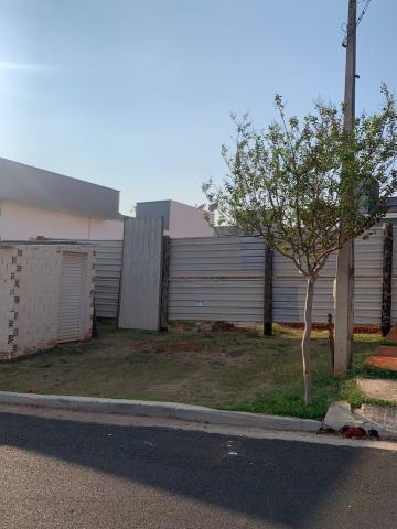 Alugar Terreno / Condomínio em Araraquara. apenas R$ 210.000,00