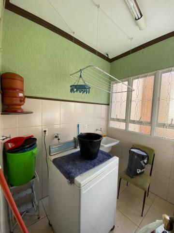 Casa com 3 dormitórios sendo 1 suíte em São Carlos