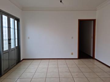 Alugar Casa / Padrão em São Carlos. apenas R$ 365.000,00