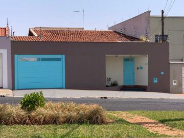 Alugar Casa / Padrão em Araraquara. apenas R$ 1.500.000,00
