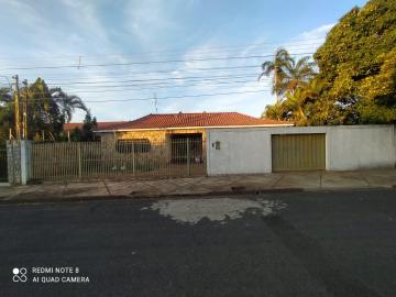 Alugar Casa / Padrão em Araraquara. apenas R$ 750.000,00