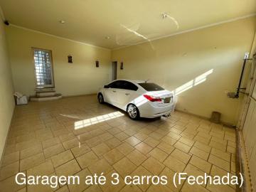 Alugar Casa / Padrão em São Carlos. apenas R$ 535.000,00