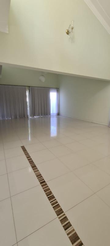 Alugar Casa / Condomínio em São Carlos. apenas R$ 2.400.000,00