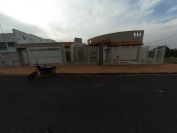 Alugar Casa / Padrão em Araraquara. apenas R$ 3.300,00