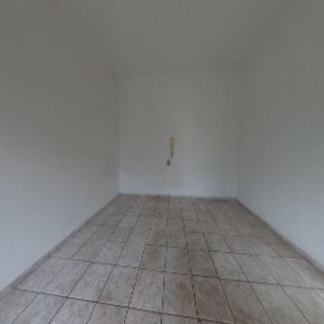Alugar Apartamento / Kitchnet em Araraquara. apenas R$ 470,00