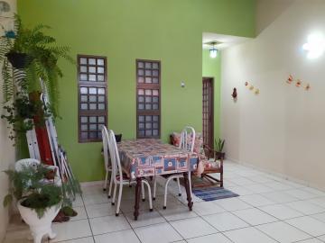 Alugar Casa / Padrão em São Carlos. apenas R$ 260.000,00