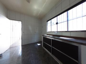 Alugar Casa / Padrão em Araraquara. apenas R$ 1.000,00