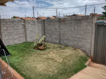 Alugar Casa / Padrão em Araraquara. apenas R$ 1.100,00