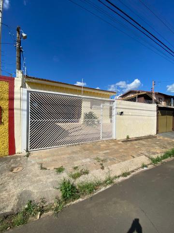 Alugar Casa / Padrão em São Carlos. apenas R$ 1.889,00