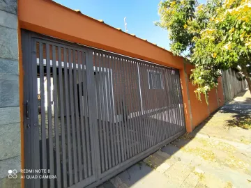 Alugar Casa / Padrão em Araraquara. apenas R$ 1.300,00