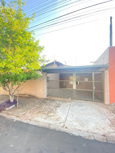 Alugar Casa / Padrão em São Carlos. apenas R$ 2.500,00