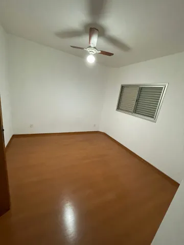 Alugar Apartamento / Padrão em São Carlos. apenas R$ 1.112,00