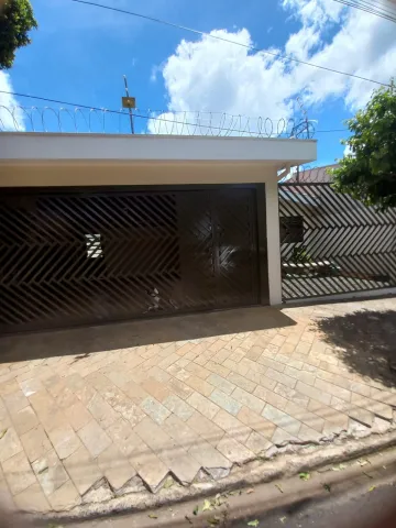 Alugar Casa / Padrão em São Carlos. apenas R$ 620.000,00