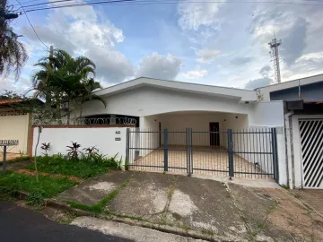 Alugar Casa / Padrão em São Carlos. apenas R$ 2.300,00