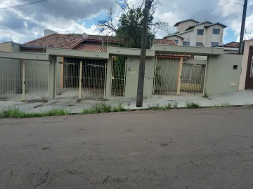 Alugar Casa / Padrão em São Carlos. apenas R$ 3.200,00