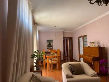 Alugar Casa / Padrão em São Carlos. apenas R$ 660.000,00