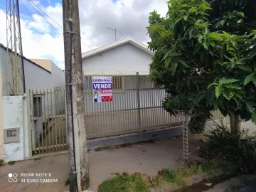 Alugar Casa / Padrão em Araraquara. apenas R$ 300.000,00