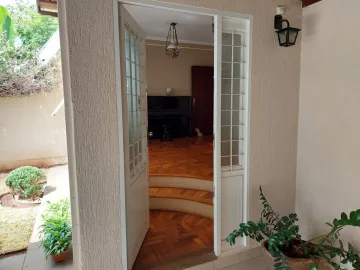 Alugar Casa / Padrão em São Carlos. apenas R$ 1.000.000,00