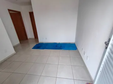 Alugar Casa / Padrão em São Carlos. apenas R$ 800,00