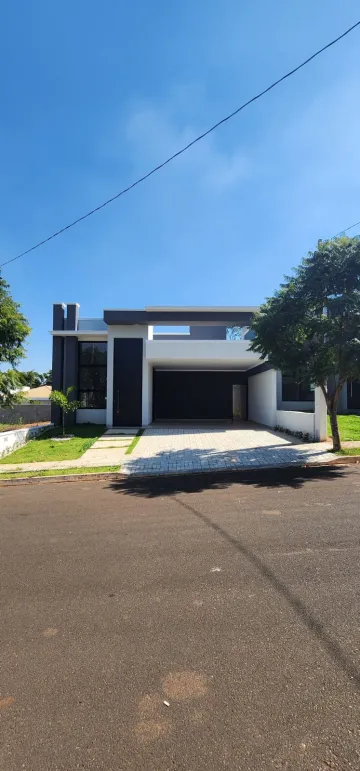 Alugar Casa / Condomínio em Araraquara. apenas R$ 880.000,00