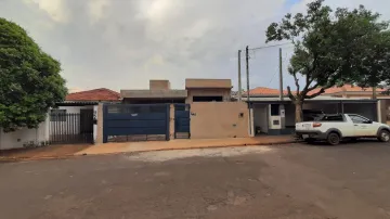 Alugar Casa / Padrão em Araraquara. apenas R$ 300.000,00