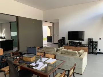 Alugar Casa / Condomínio em São Carlos. apenas R$ 2.100.000,00
