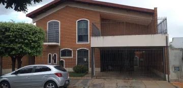 Alugar Casa / Padrão em Araraquara. apenas R$ 890.000,00