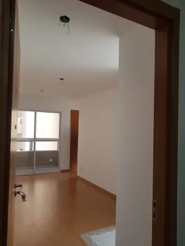 Alugar Apartamento / Padrão em São Carlos. apenas R$ 270.000,00