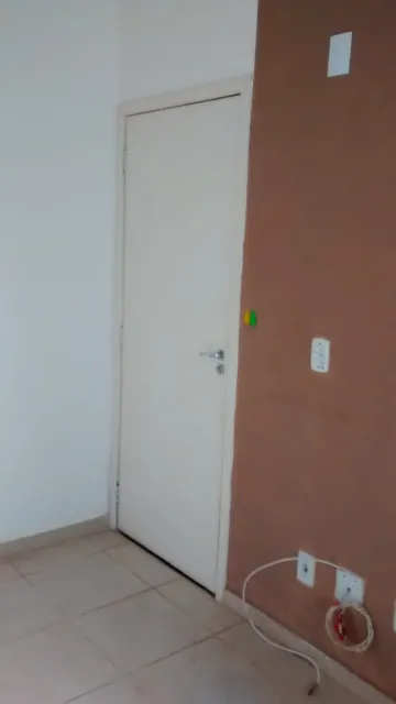 Alugar Apartamento / Padrão em Araraquara. apenas R$ 145.000,00