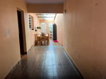 Alugar Casa / Padrão em São Carlos. apenas R$ 342.000,00