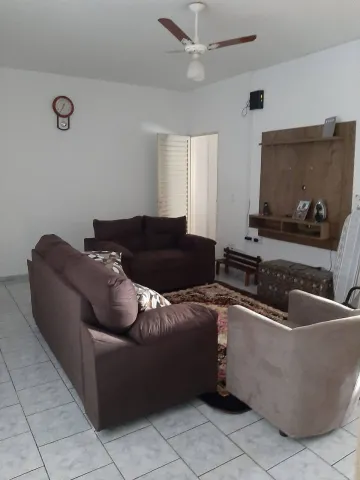 Alugar Casa / Padrão em Araraquara. apenas R$ 300.000,00